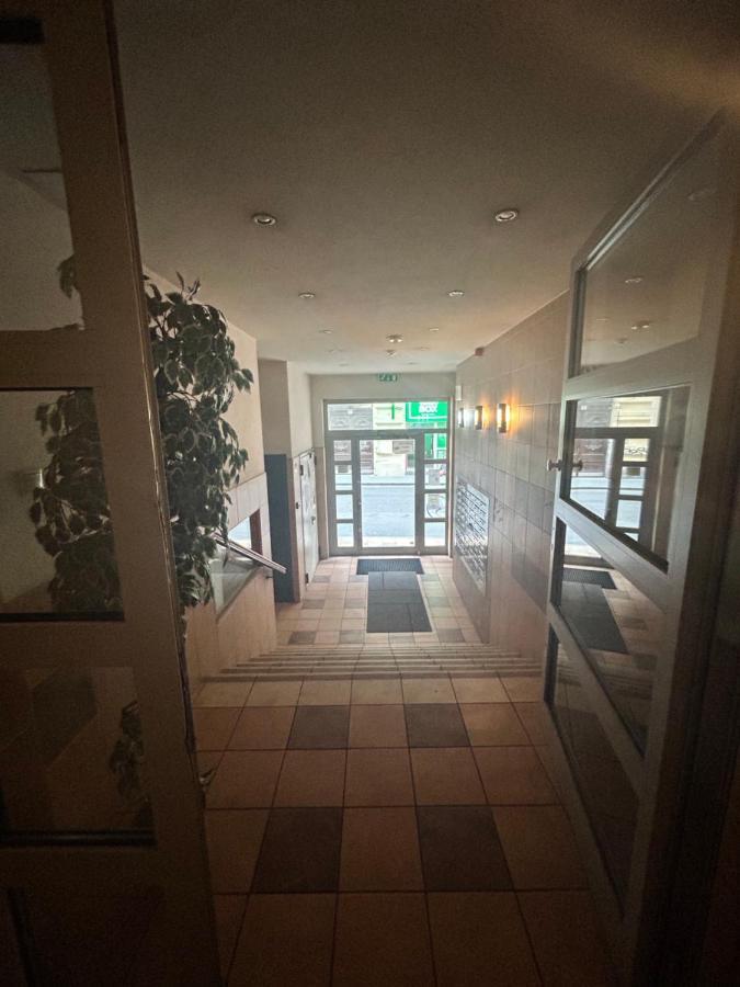 布达佩斯Danube Dwelling Akacfa 26 - Private Indoor Garage公寓 外观 照片